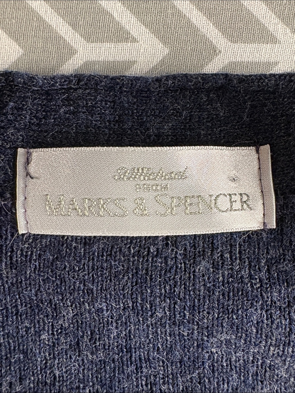 Vintage Men's Marks & Spencer Men’s Dark Navy Cardigan Sweater | Size Large - Picture 4 of 6